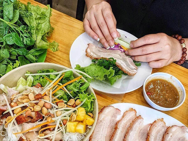 bánh tráng cuốn thịt heo món ngon đà nẵng