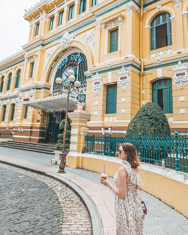 địa điểm check in sống ảo sài gòn bưu điện thành phố