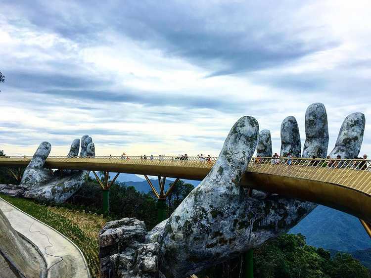da-nang-cau-vang
