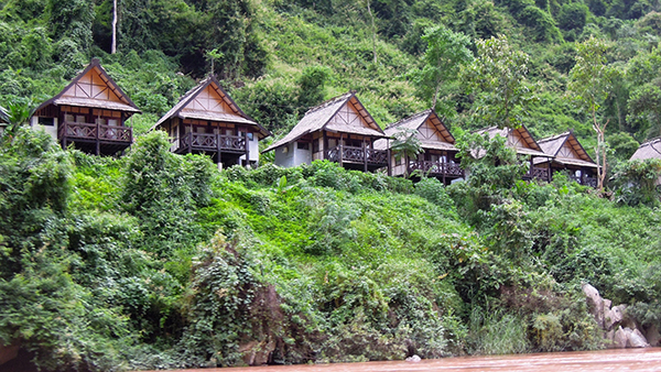 ve-may-bay-Da-Nang-di-Lao-5