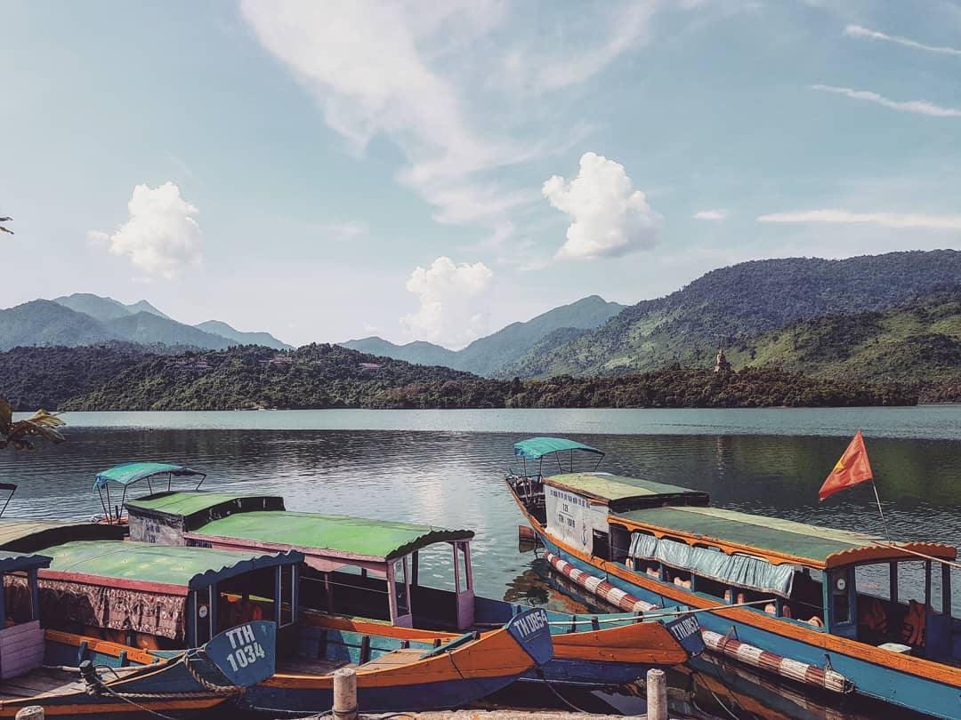 Mua vé máy bay tới Huế