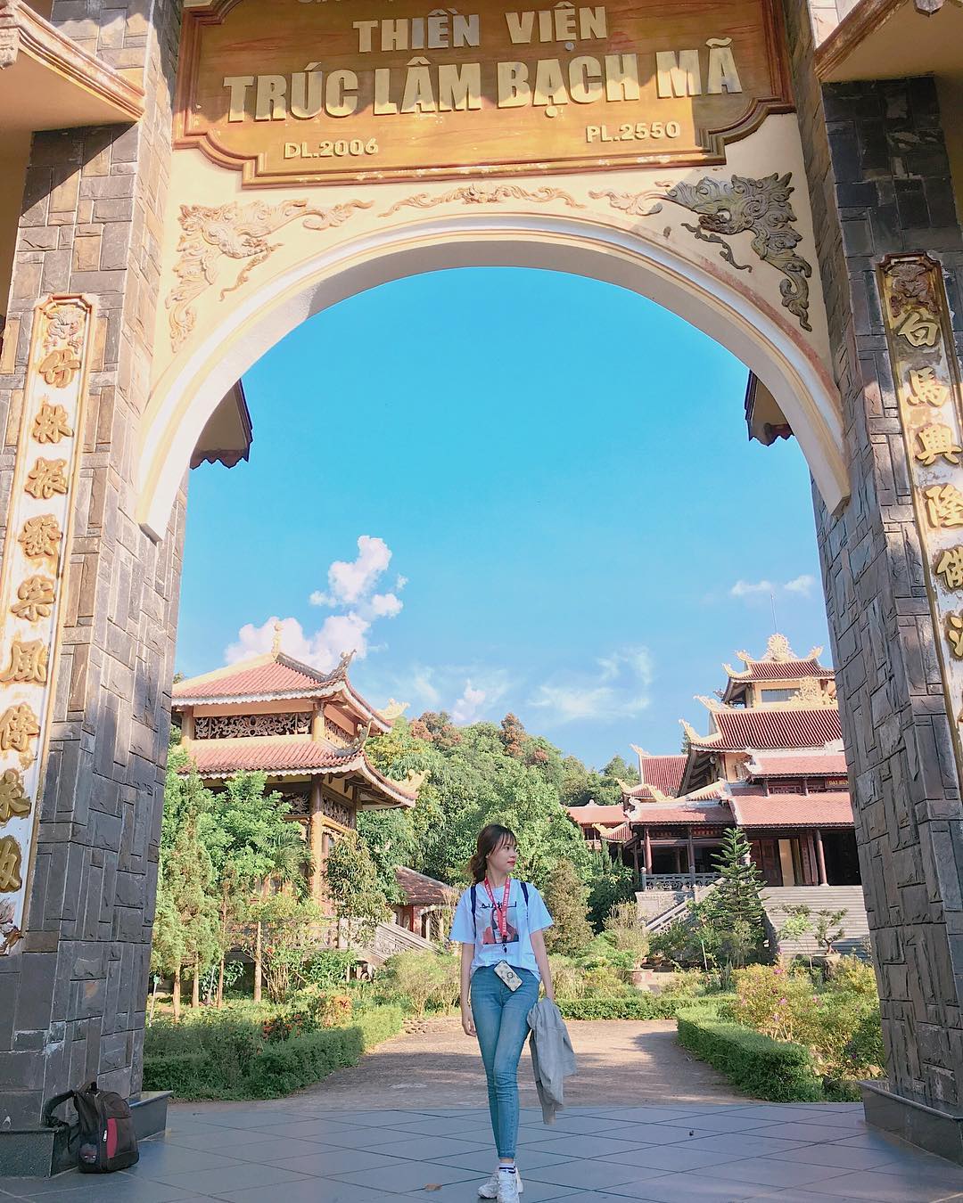 vé máy bay đi Huế